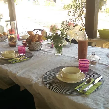 Des Papillons D'hotes Bed & Breakfast *