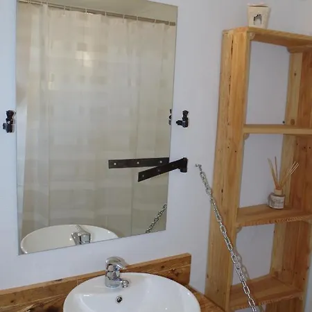 Des Papillons D'hotes Bed & Breakfast *