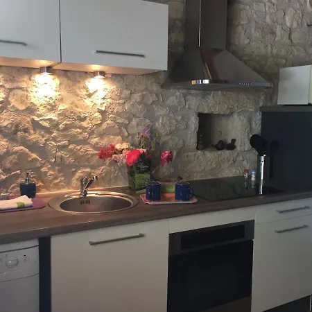 Des Papillons D'hotes Bed & Breakfast *