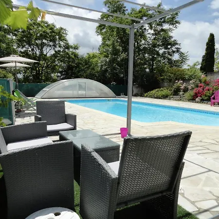 Des Papillons D'hotes Bed & Breakfast *